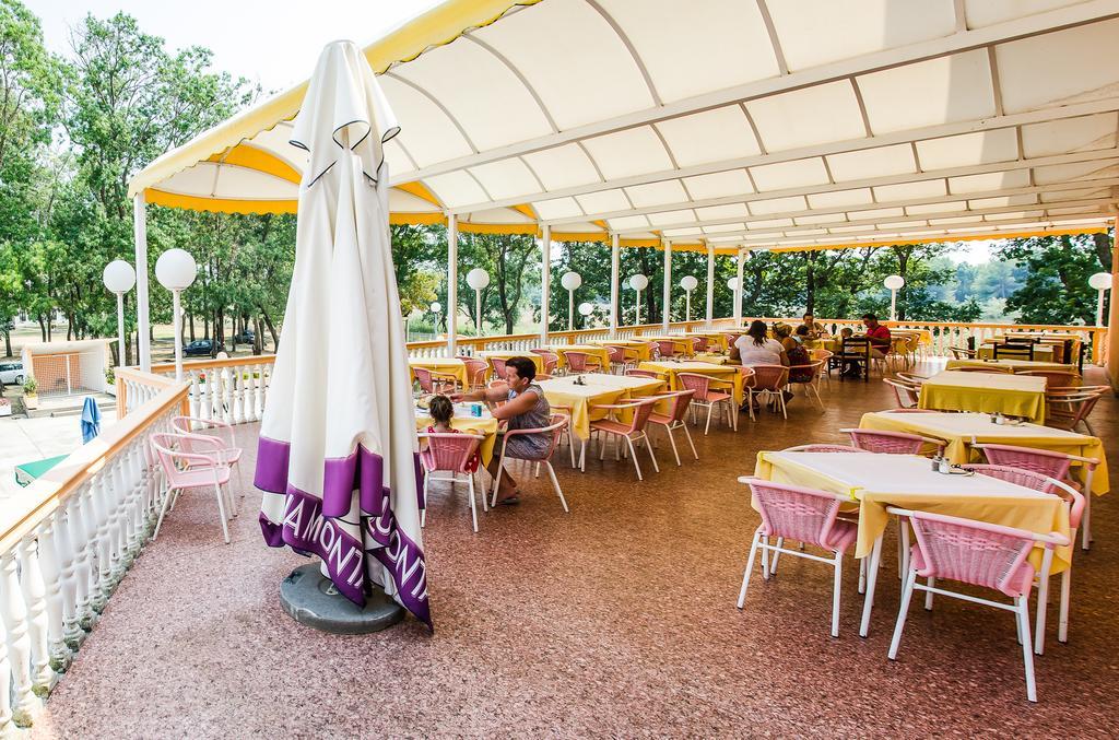 Htp Velika Plaza Ulcinj 호텔 객실 사진