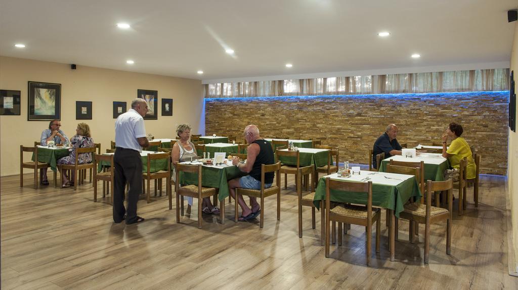 Htp Velika Plaza Ulcinj 호텔 객실 사진